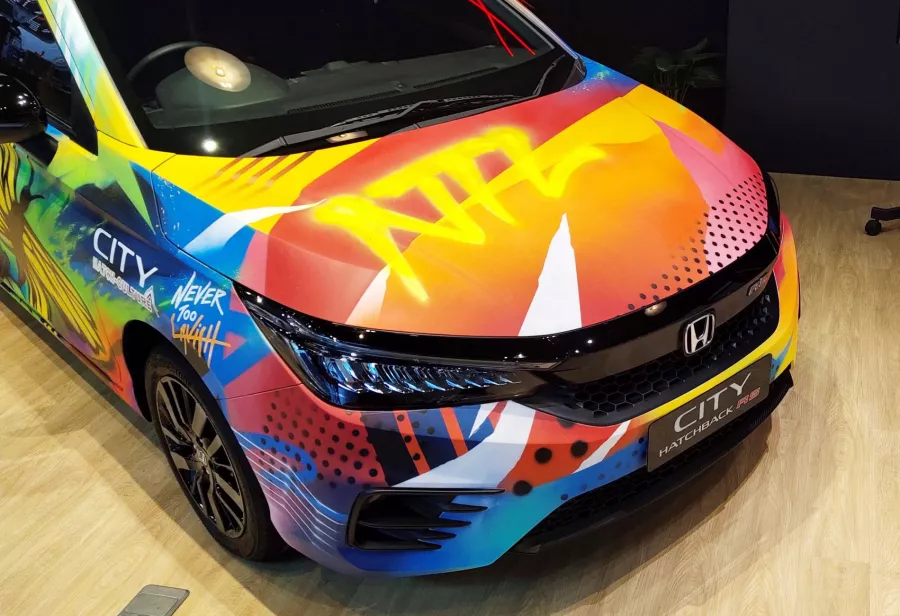 Honda City Hatchback RS Hasil Kolaborasi NeverTooLavish dan Pemenang City Hatch Art Dipajang di Dreams Café