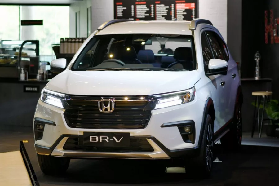 rekomendasi mobil pertama keluarga-honda all new BRV