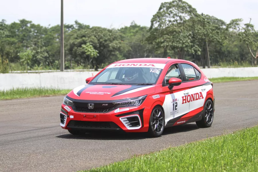 Para Pembalap Honda Persiapkan Diri Jelang Putaran Kedua Kejurnas Balap Mobil di Sirkuit Sentul