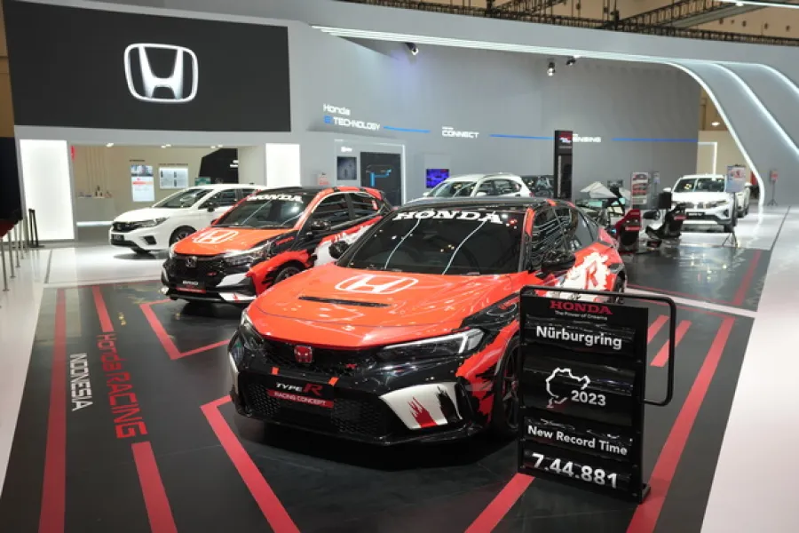 Tampil Lebih Sporty, Honda Pajang Honda Civic Type R  Dengan Konsep Desain Livery TCR Series di GIIAS 2023
