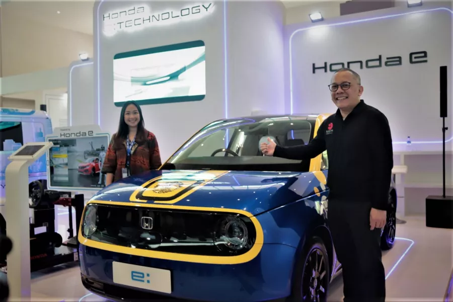 Honda Hadir di Pameran Elektrifikasi IEMS 2023 dengan  Tampilkan Dua Mobil Listrik
