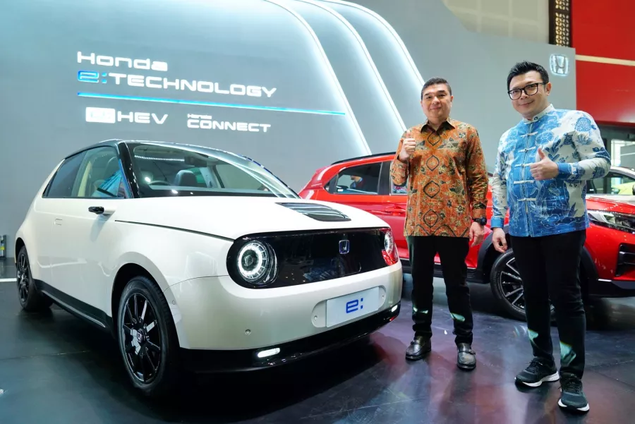 Honda Tampilkan All New Honda CR-V e:HEV dan Honda e Serta Program Penjualan Menarik di GIIAS Surabaya 2023