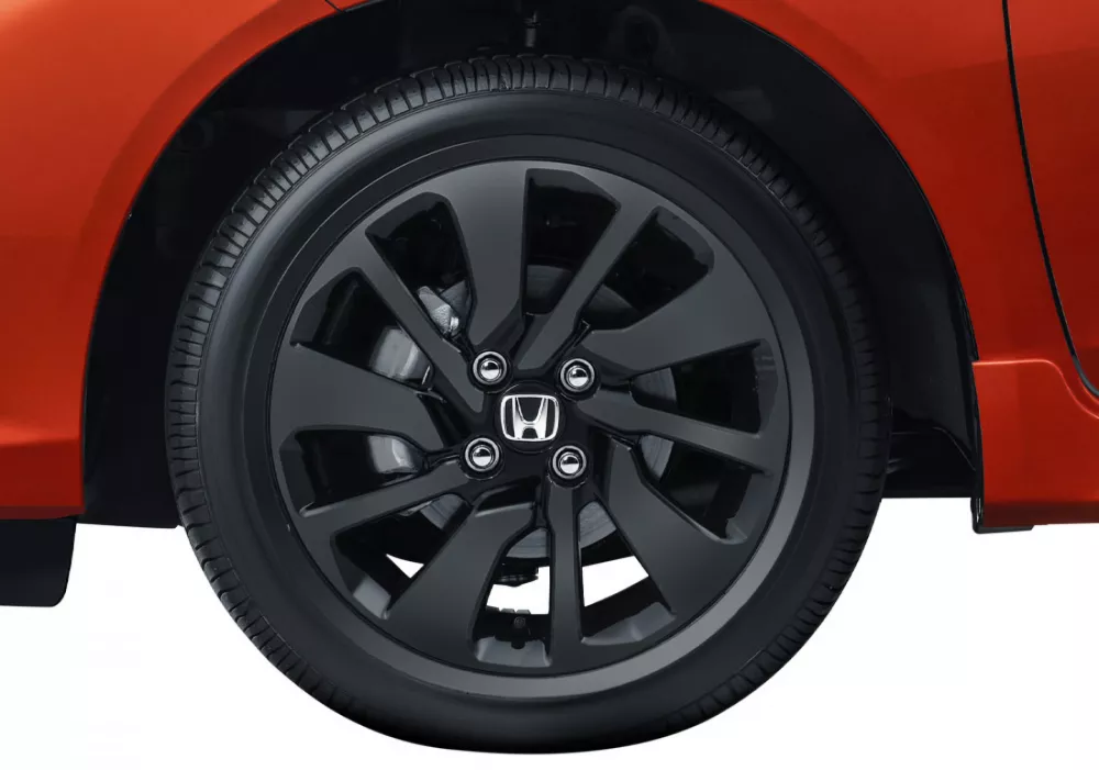 New 15" Dark Chrome Sporty Alloy Wheel