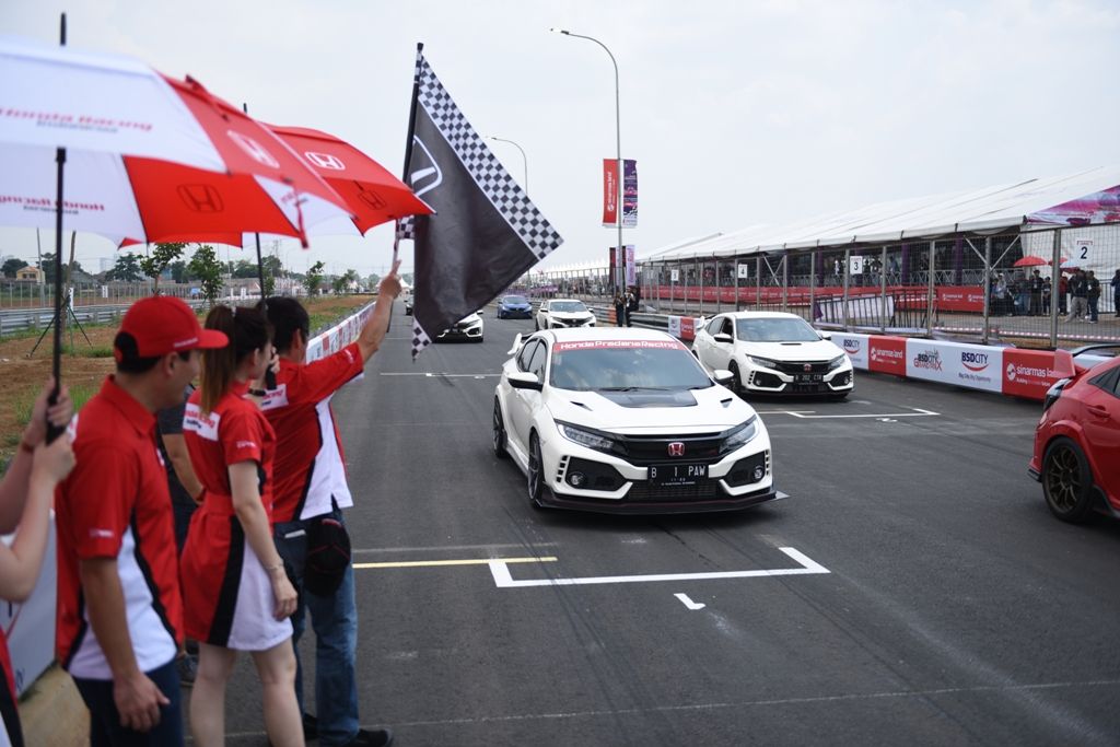 Honda Ajak Komunitas Civic Type R Jajal Sirkuit Jalan Raya  di Arena BSD Grand Prix