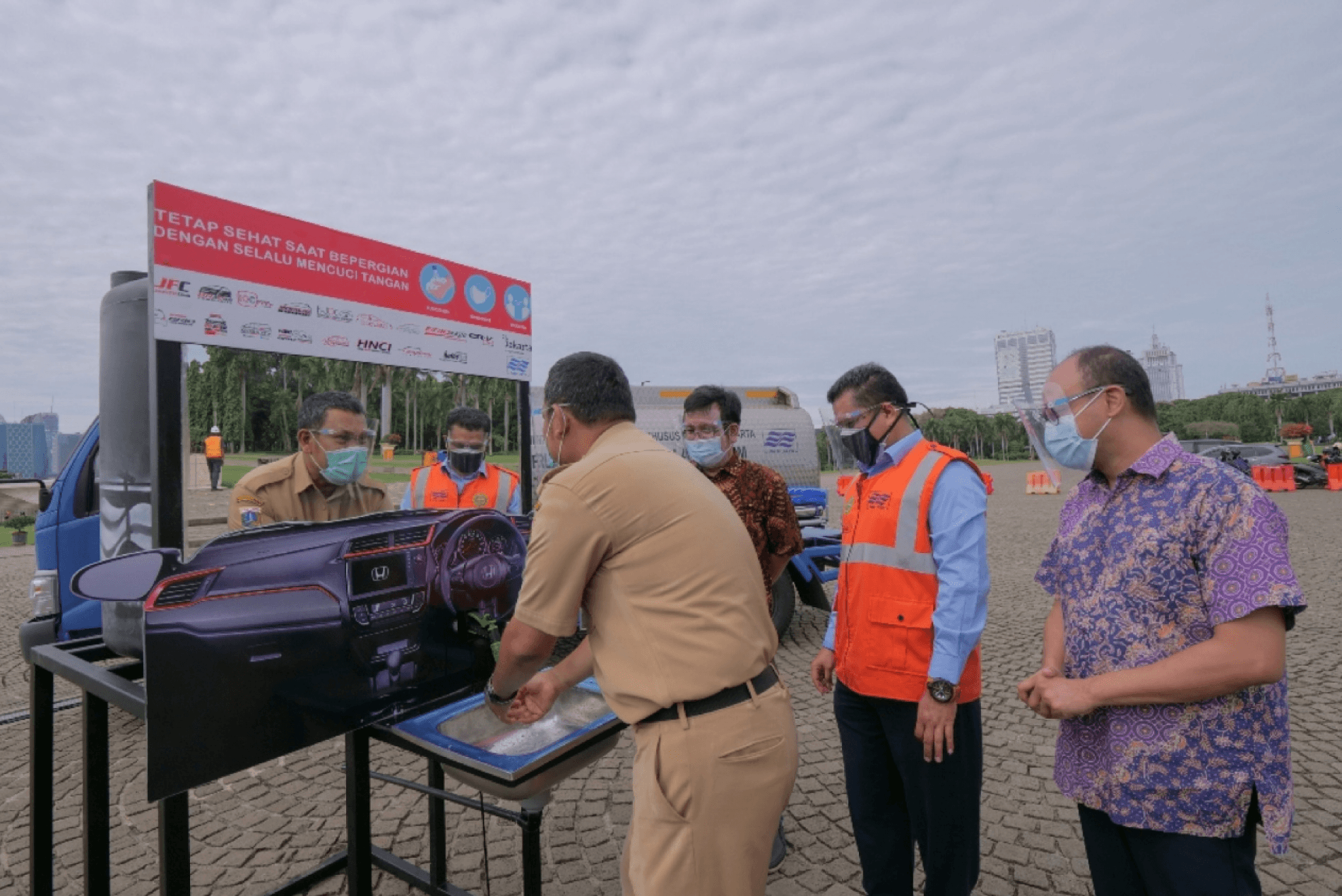 Cegah Covid-19, Komunitas Honda Sumbangkan Fasilitas Cuci Tangan untuk Monas